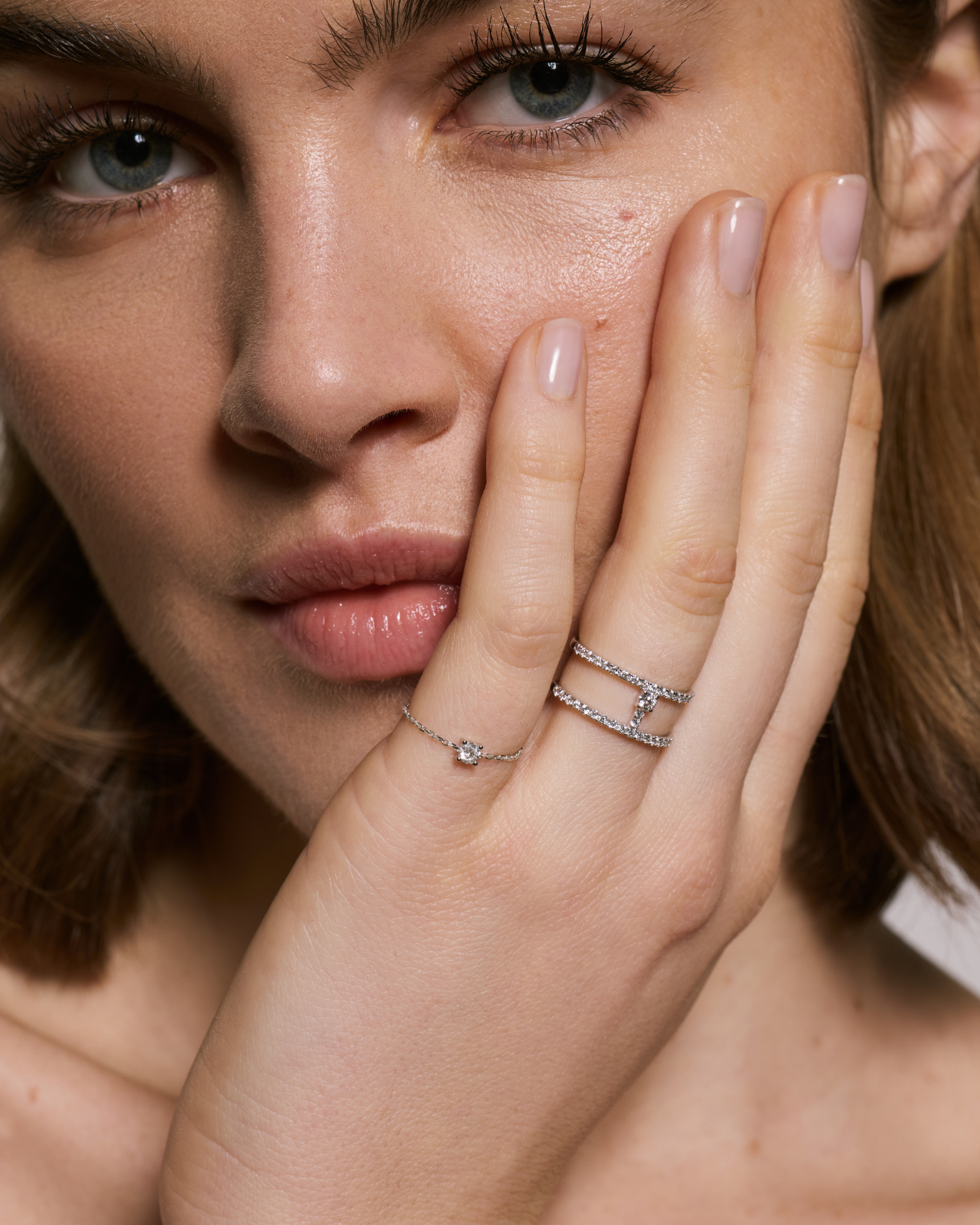Bague chaîne en or blanc recyclé 14 carats et diamant de synthèse