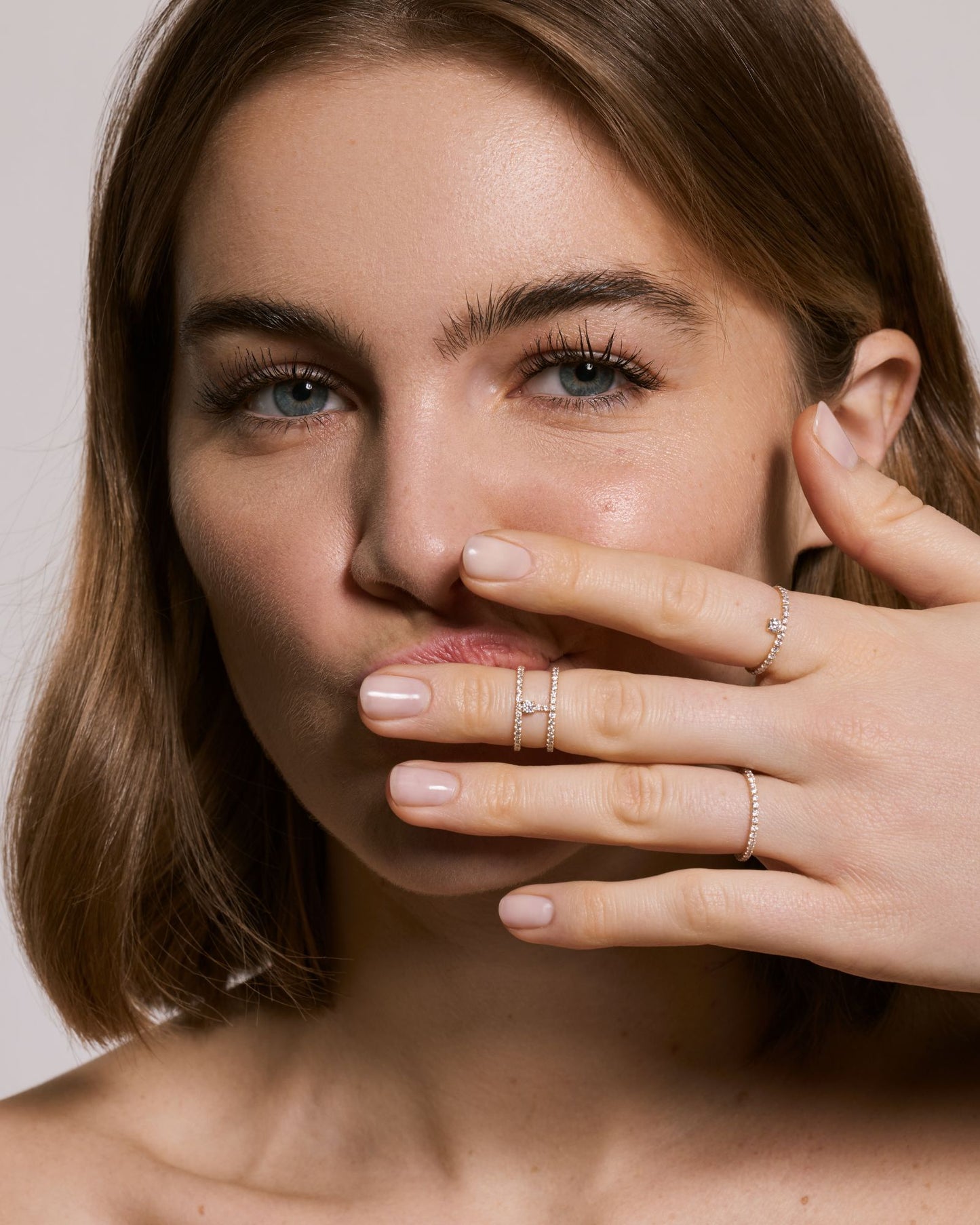 Bague pavée deux rangs en or jaune recyclé 14 carats et diamant de synthèse