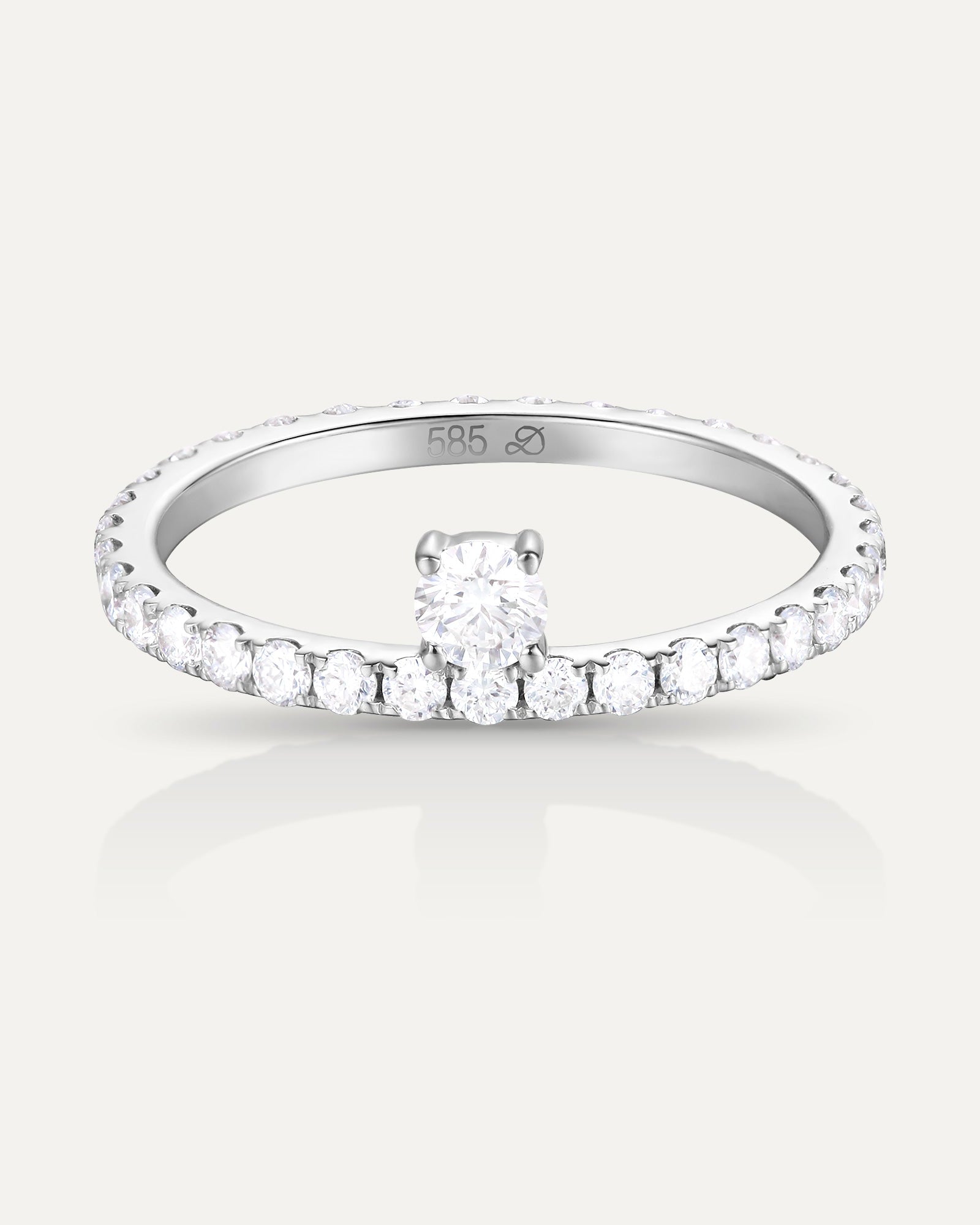 Bague solitaire pavée avec de l'or blanc recyclé 14 carats et diamant de synthèse