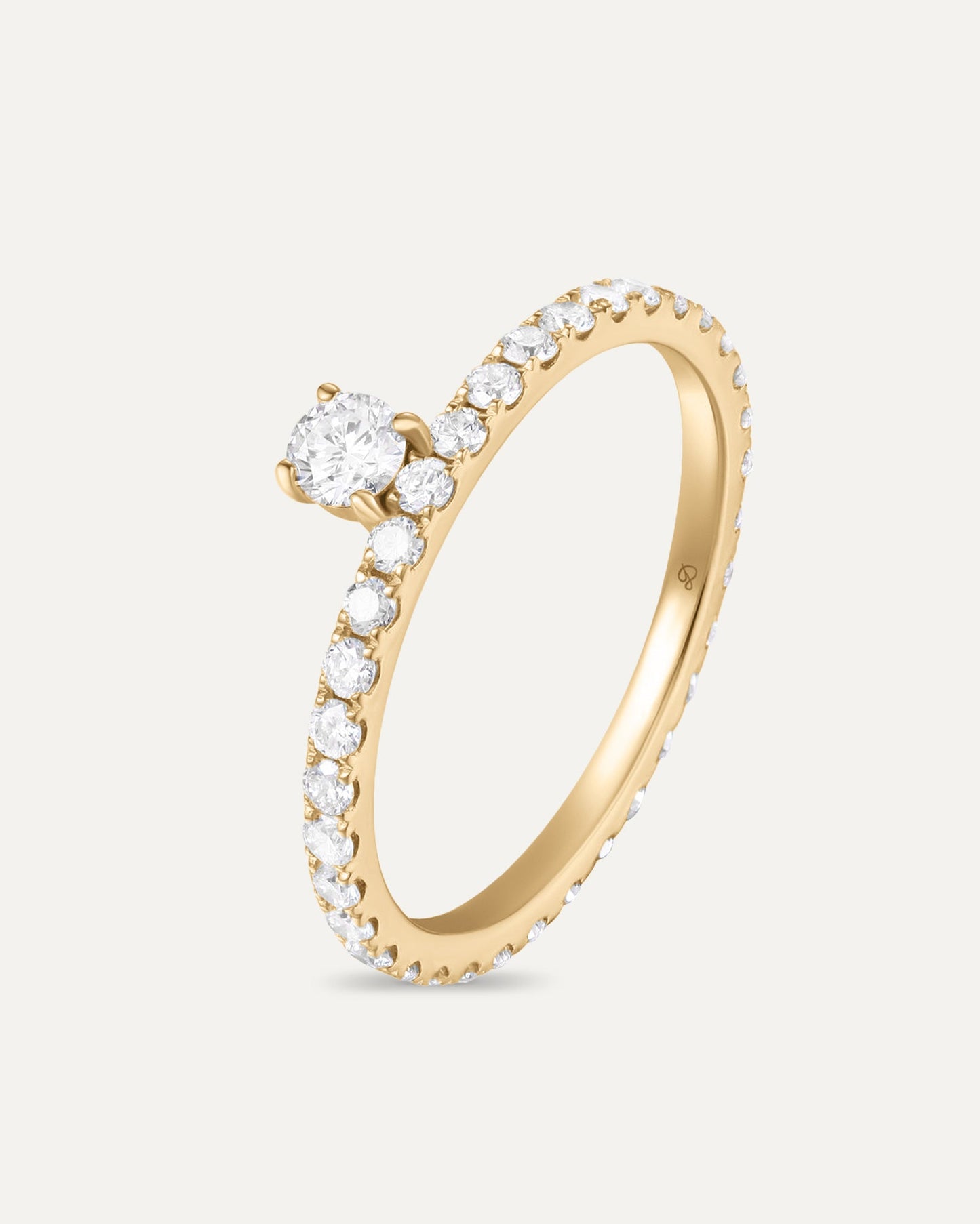 Bague solitaire pavée en or jaune recyclé 14 carats et diamant de synthèse