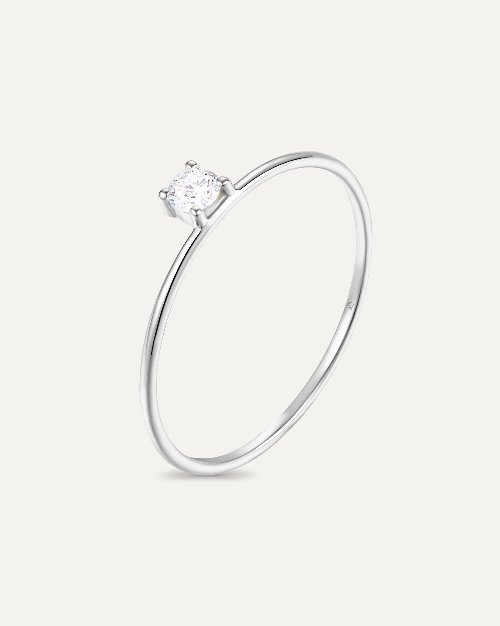 Bague solitaire un diamant en or blanc recyclé 14 carats et diamant de synthèse