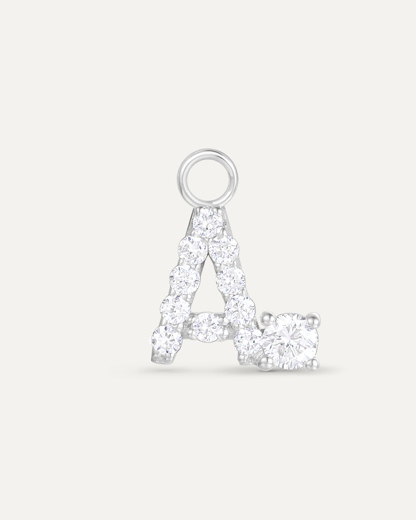 Charm lettre A en or blanc recyclé 14 carats et diamant de synthèse