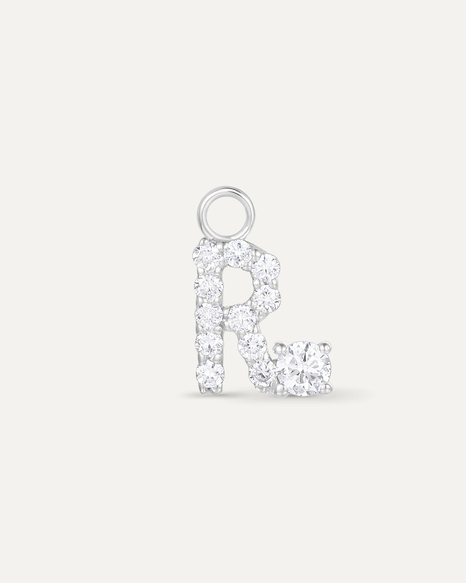 Charm lettre R en or blanc recyclé 14 carats et diamant de synthèse
