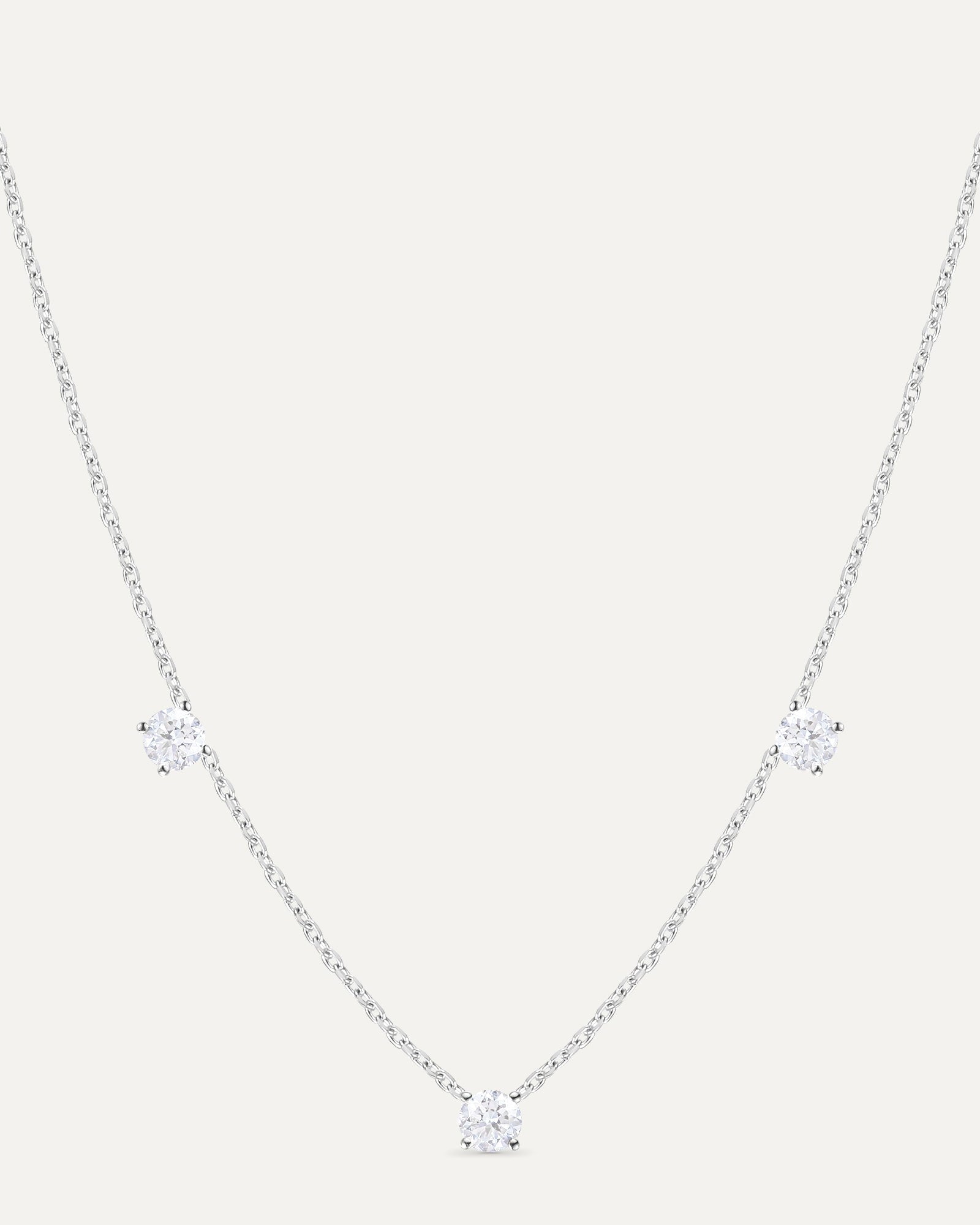 Collier trois diamants en or blanc recyclé 14 carats et diamant de synthèse