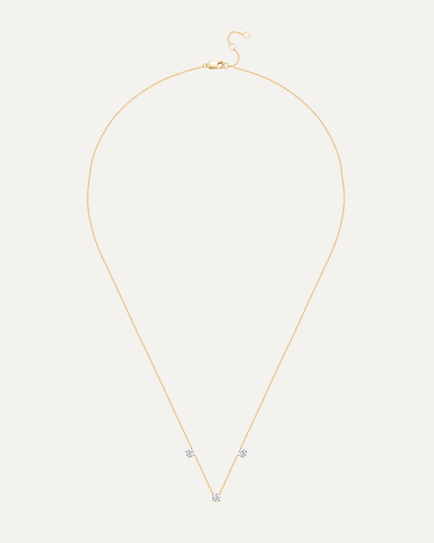 Collier avec trois diamants en or jaune recyclé 14 carats et diamant de synthèse