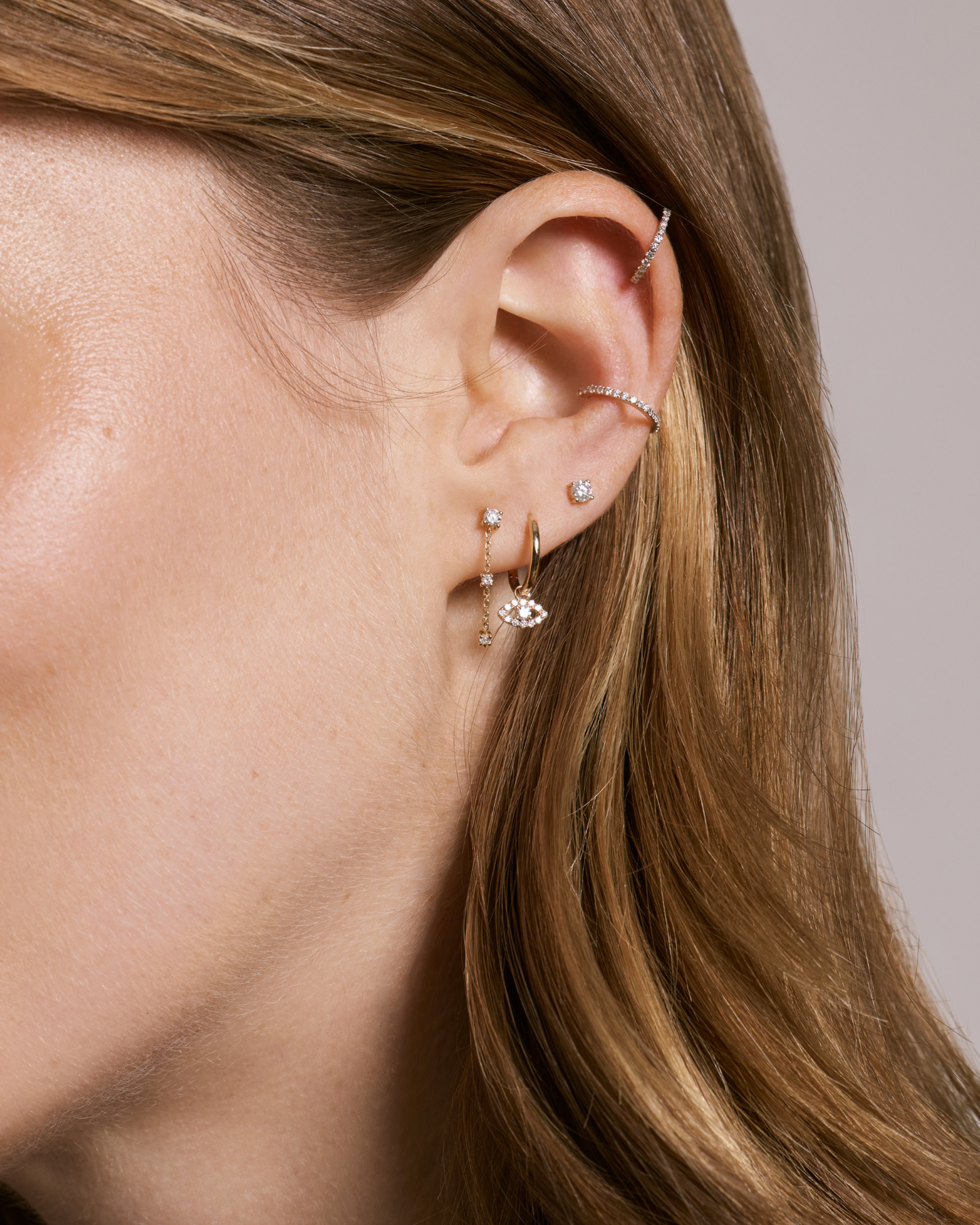 Earcuff Pavé en or jaune recyclé 14 carats et diamant de synthèse