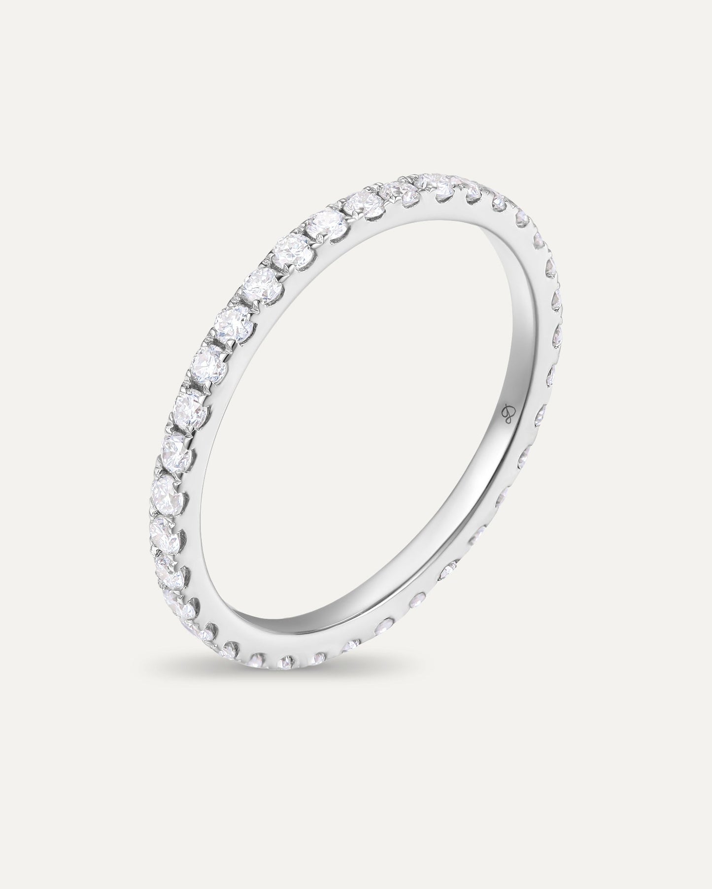 Alliance diamant pavée 0,51 carat en or massif 375 blanc
