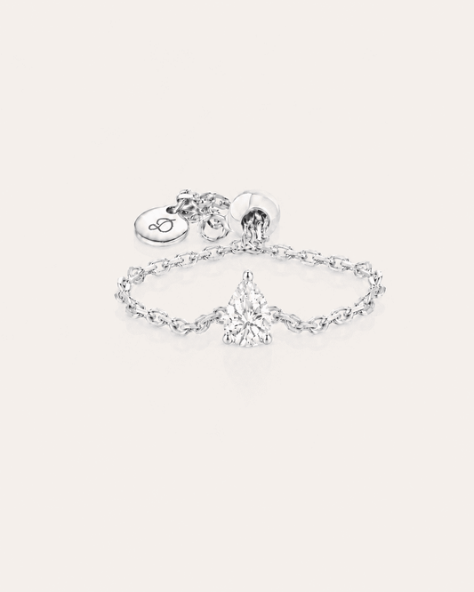 Bague chaîne LA POIRE Intime — or blanc massif 14 carats diamant synthèse taille poire 0,15 ct D–E VS+ DYAMKA