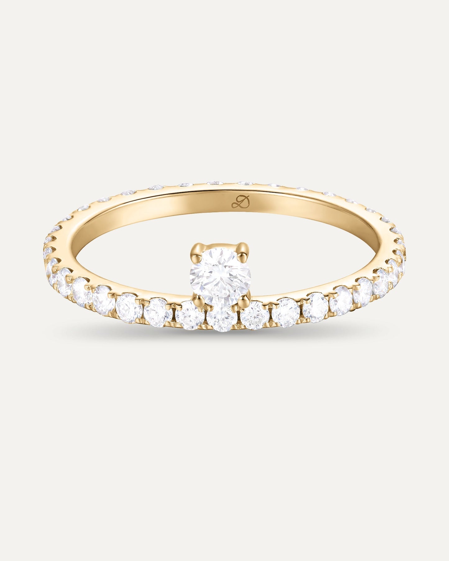Détail diamant solitaire déporté sur bague 0,61 carat en or massif 375 jaune