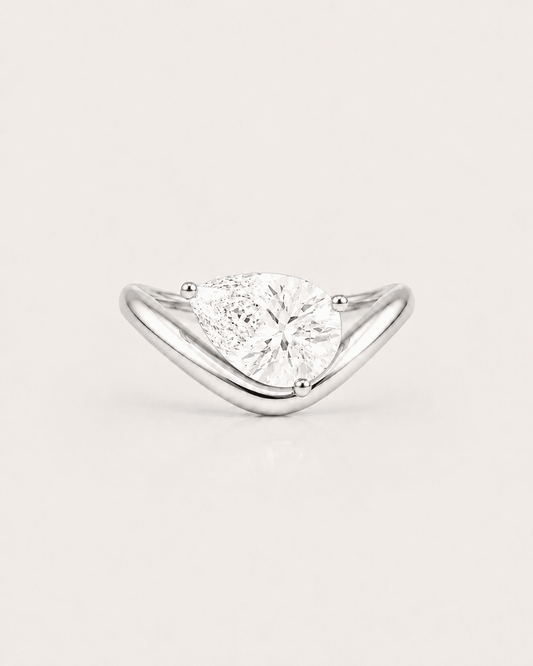 Bague LA POIRE Dune 1 ct — or blanc massif 14 carats anneau sculpté diamant synthèse taille poire D VS+ DYAMKA