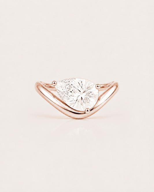 Bague LA POIRE Dune 1 ct — or rose massif 14 carats anneau sculpté diamant synthèse taille poire D VS+ DYAMKA