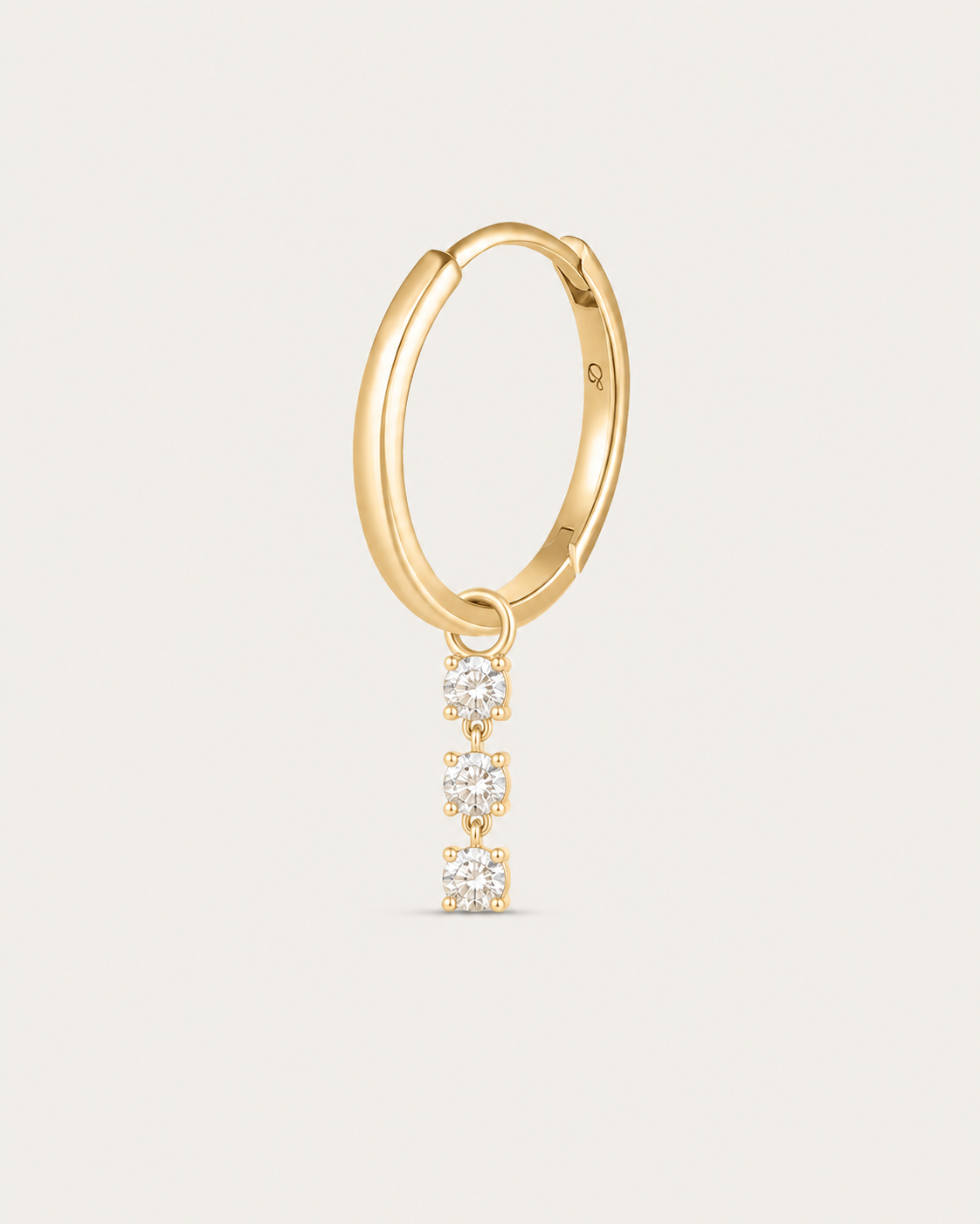 Boucle d'oreille MUST Créole Trio — or jaune massif 14 carats trois diamants synthèse