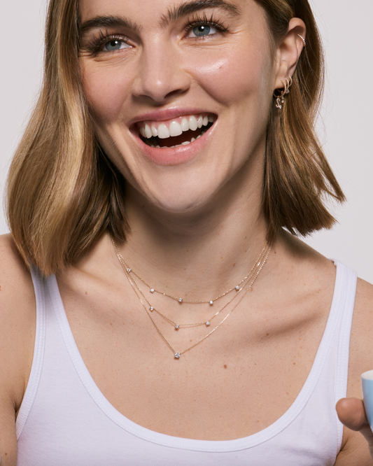 Collier 3 diamants 0,30 carat en or massif 375 jaune porté en ras du cou - CO02585TUJ - CO02585TUR