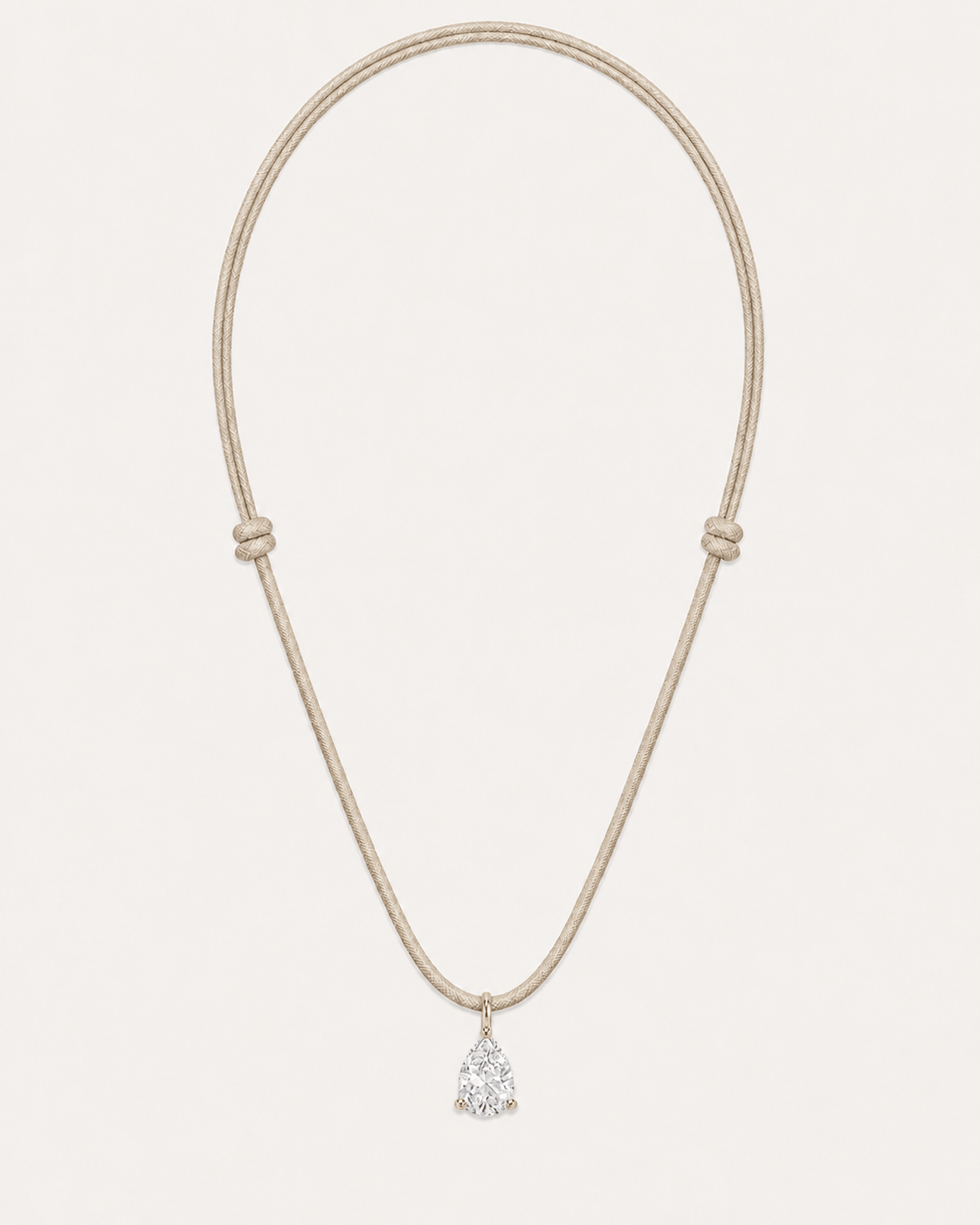 Collier cordon beige LA POIRE Signature — or jaune massif 14 carats diamant synthèse taille poire 0,50 ct D–E VS+ DYAMKA