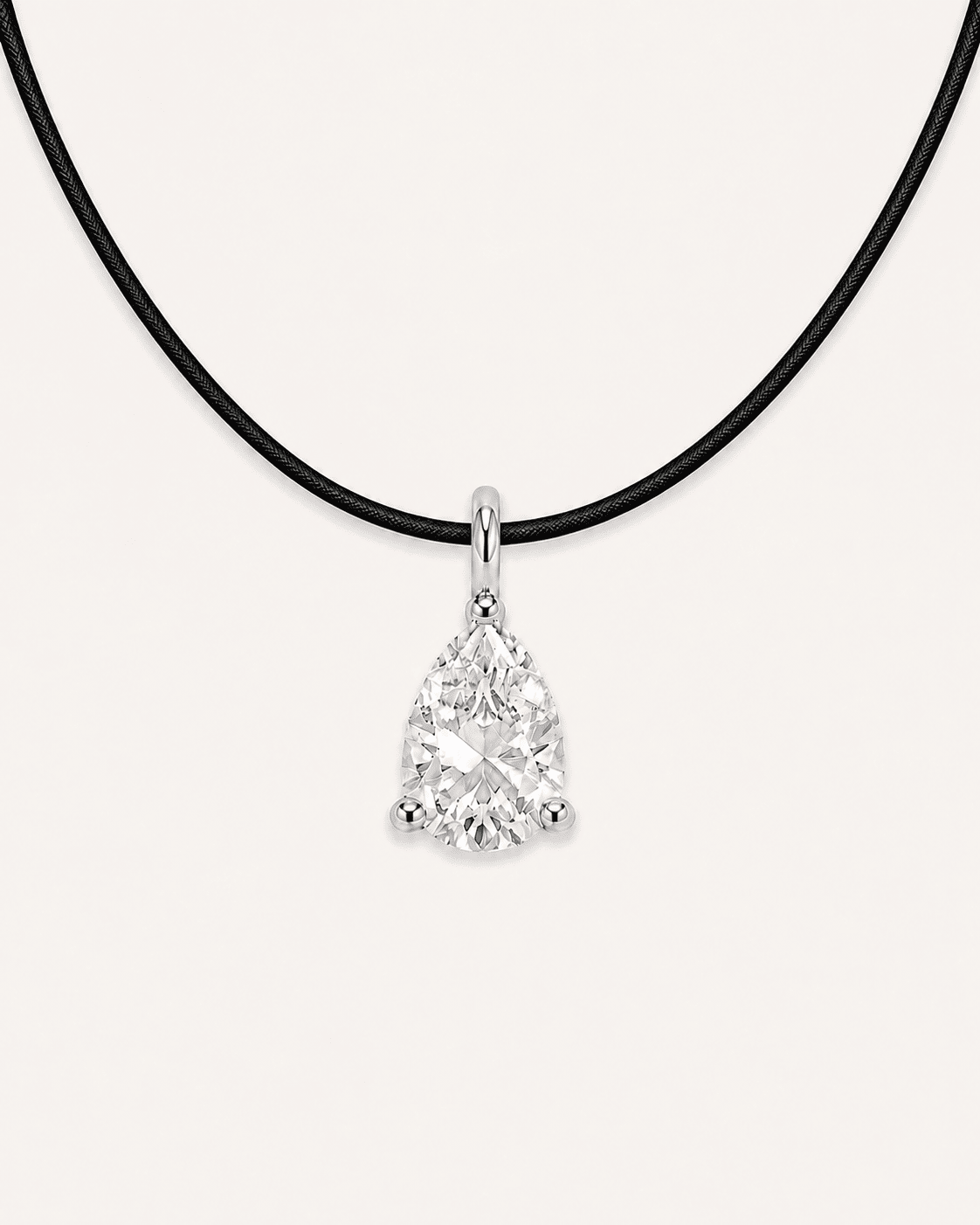 Détail Collier cordon noir LA POIRE Signature — or blanc massif 14 carats diamant synthèse taille poire 0,50 ct D–E VS+ DYAMKA