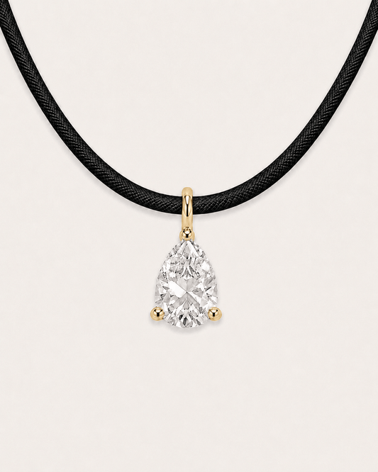 Détail Collier cordon noir LA POIRE Signature — or jaune massif 14 carats diamant synthèse taille poire 0,50 ct D–E VS+ DYAMKA