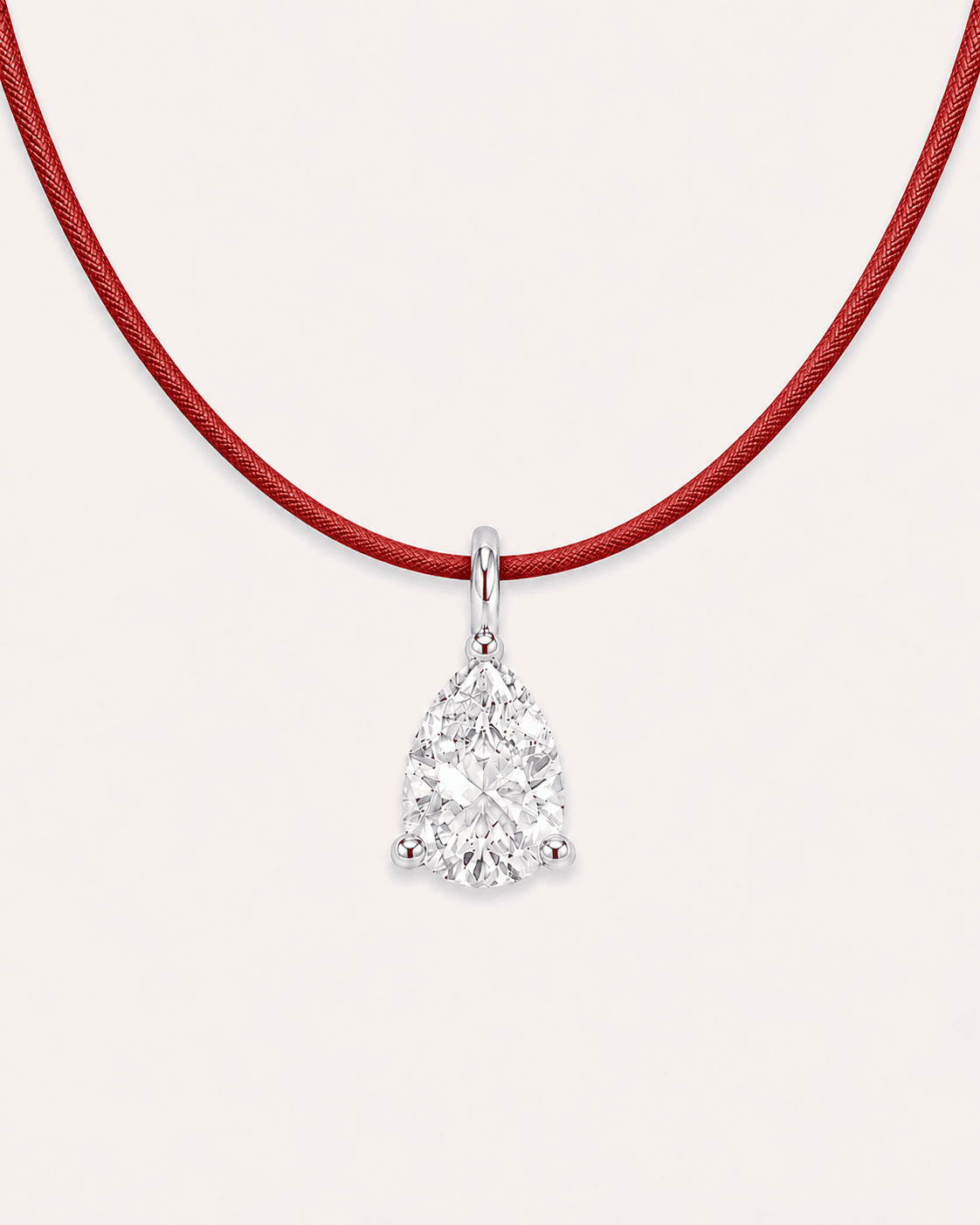 Détail Collier cordon rouge LA POIRE Signature — or blanc massif 14 carats diamant synthèse taille poire 0,50 ct D–E VS+ DYAMKA