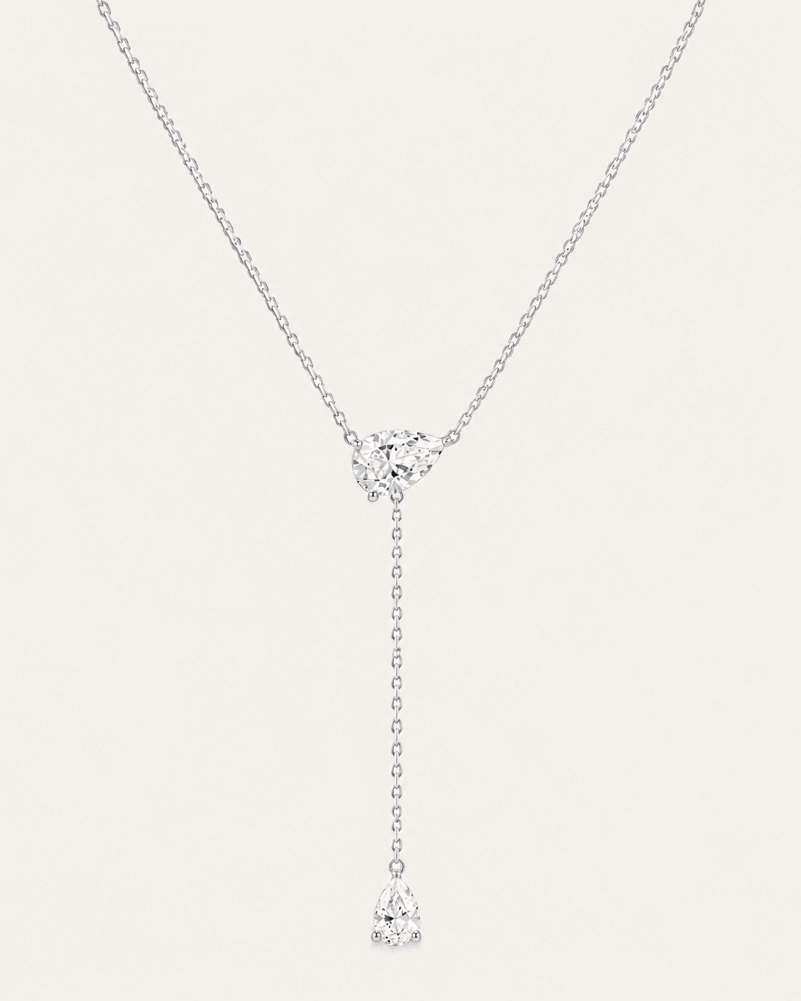Collier cravate LA POIRE Allure — or blanc massif 14 carats deux diamants synthèse taille poire D–E VS+ DYAMKA