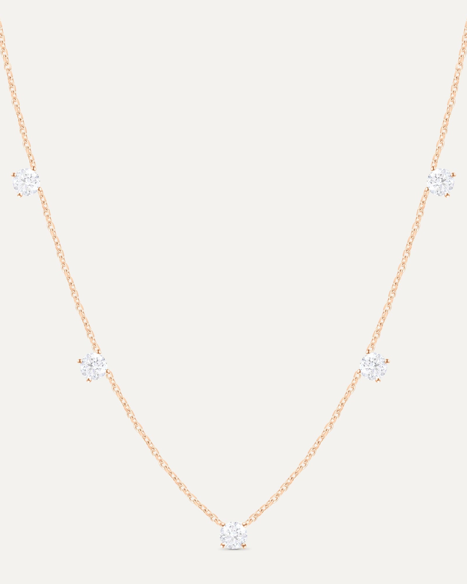 Détail 5 diamants 0,40 carat sur collier en or massif 375 rose